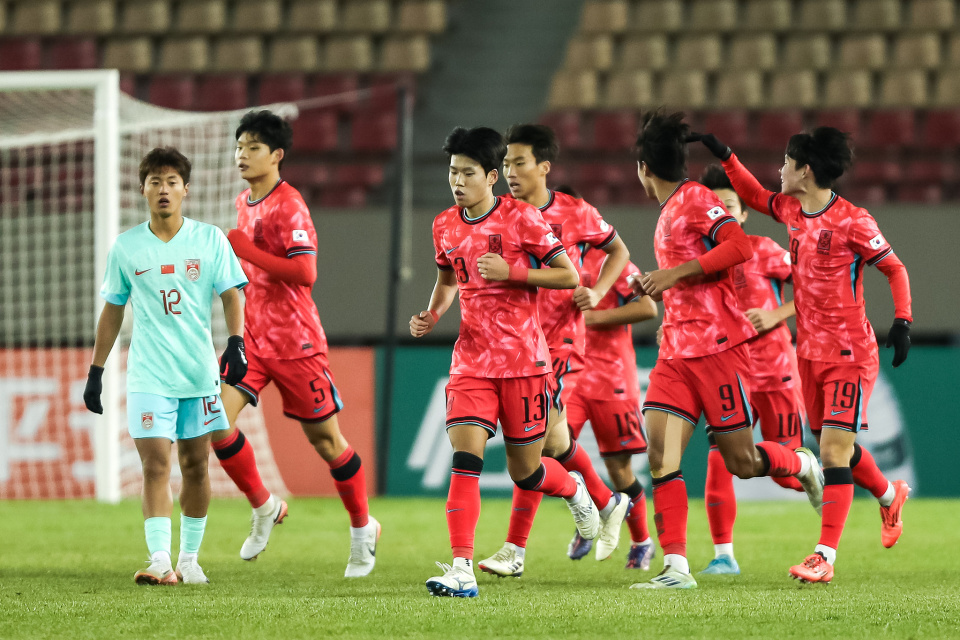 痛心！国少距淘汰韩国仅差 8 分钟，日本籍主帅致歉球员